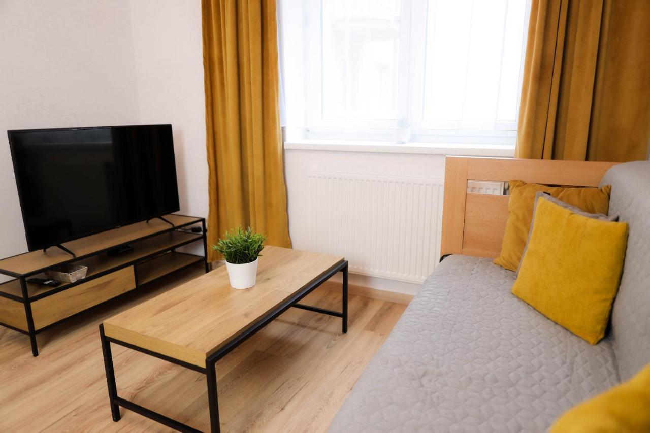 Apartman 4 - Rezidence K Lanovce ヤーヒモフ エクステリア 写真