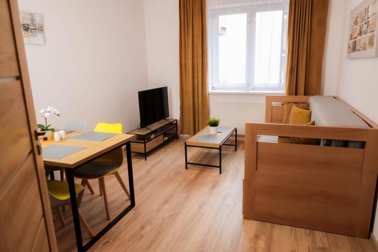 Apartman 4 - Rezidence K Lanovce ヤーヒモフ エクステリア 写真