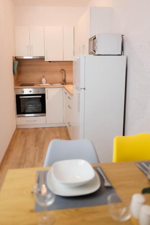 Apartman 4 - Rezidence K Lanovce ヤーヒモフ エクステリア 写真