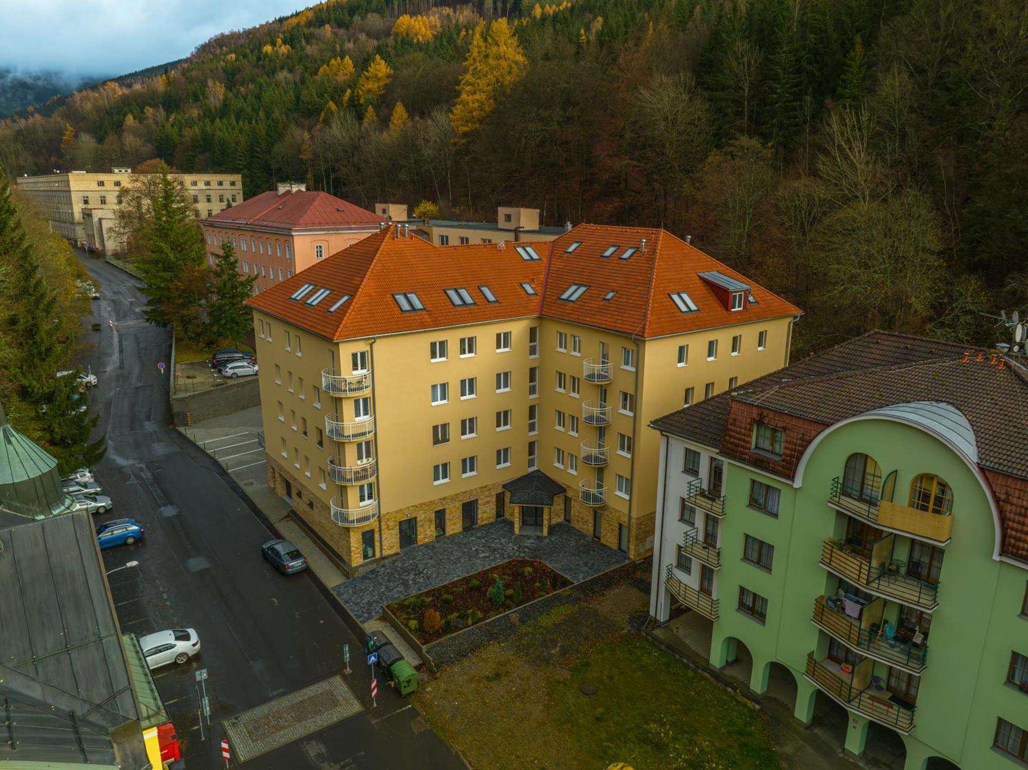 Apartman 4 - Rezidence K Lanovce ヤーヒモフ エクステリア 写真