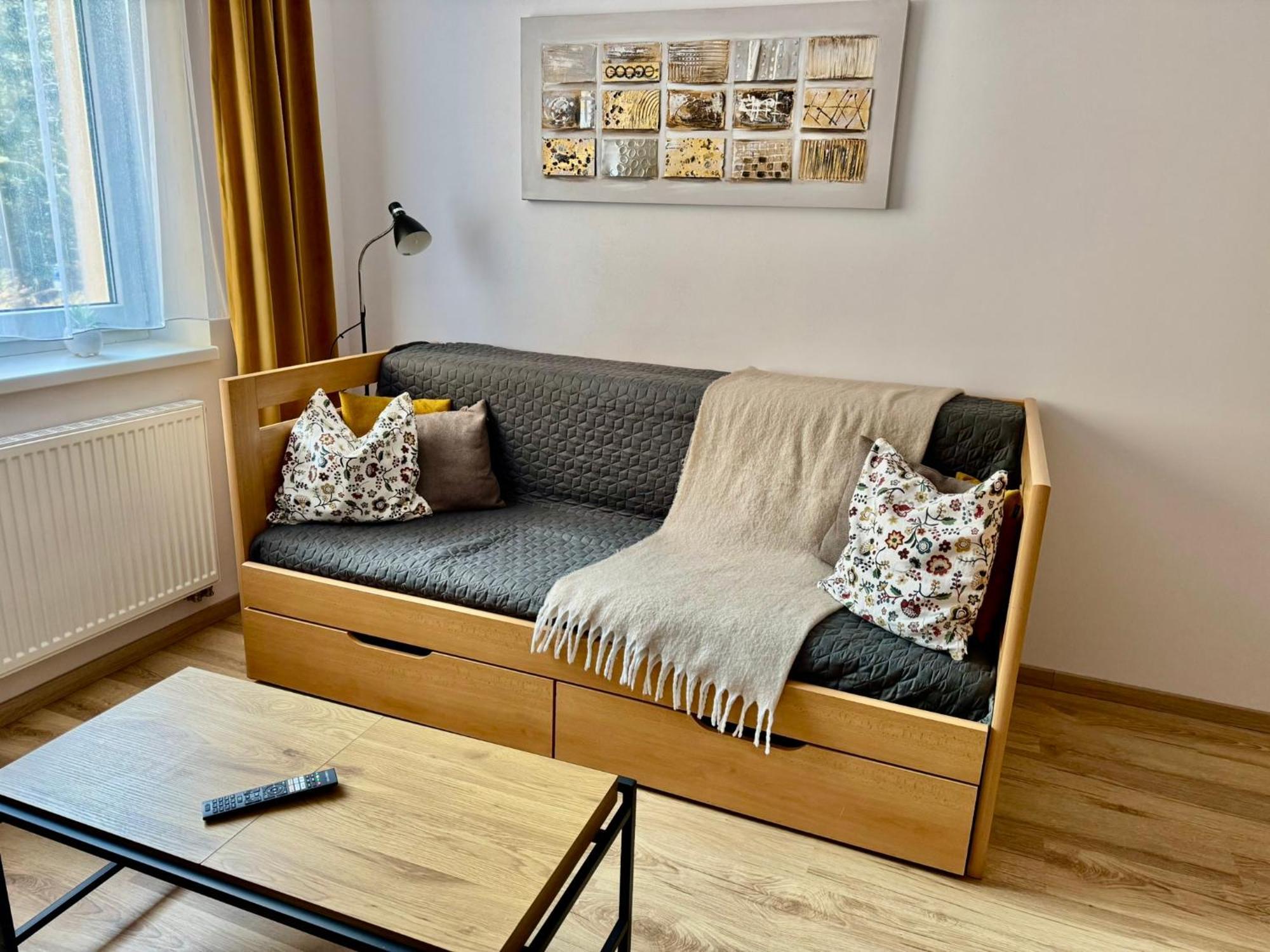 Apartman 4 - Rezidence K Lanovce ヤーヒモフ エクステリア 写真