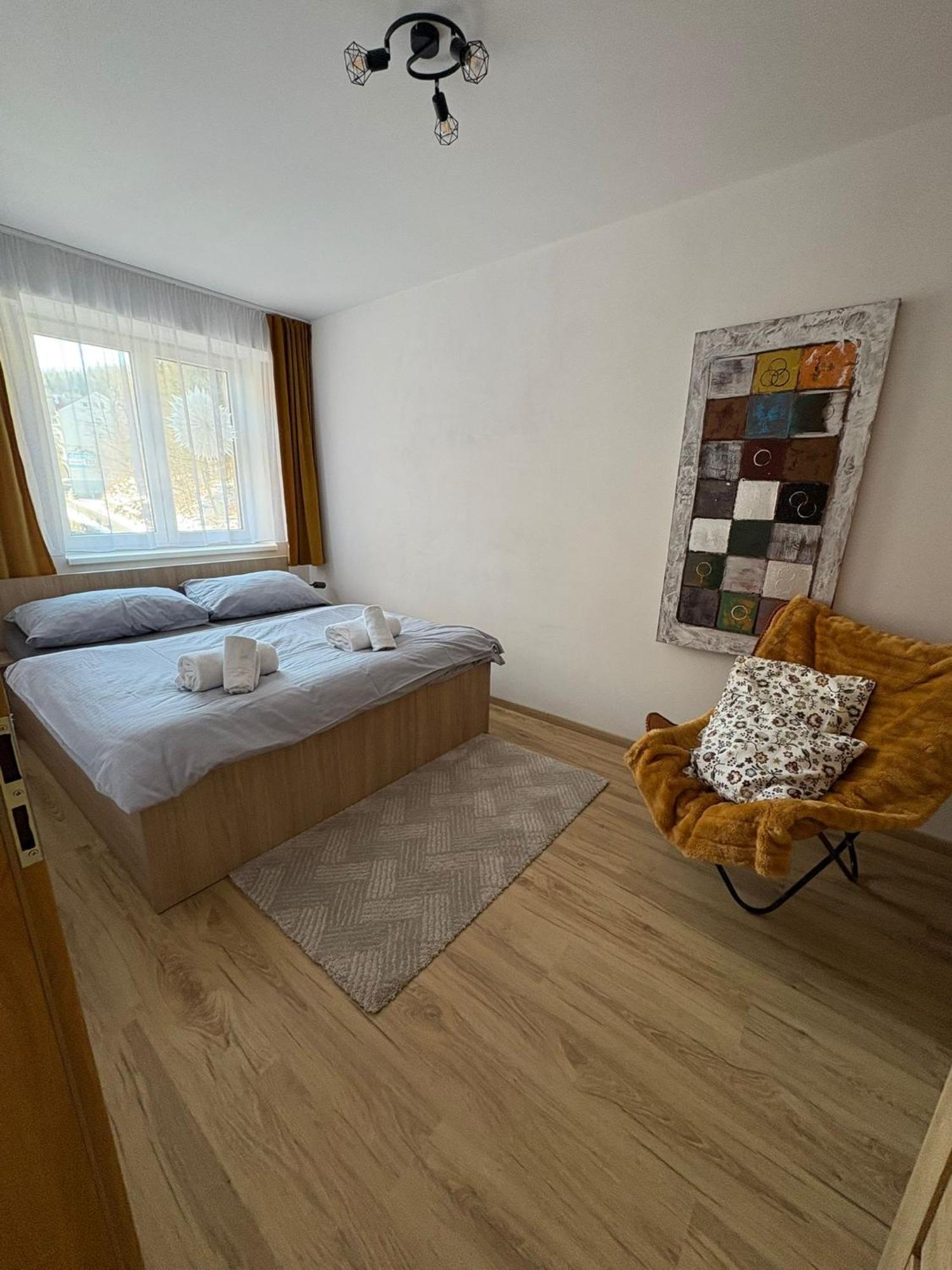 Apartman 4 - Rezidence K Lanovce ヤーヒモフ エクステリア 写真